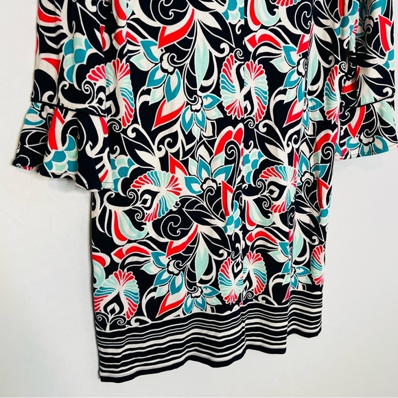 Crown & Ivy Bell Sleeve Split V-Neck Floral-Print Dress. Size Large. - Picture 9 of 14